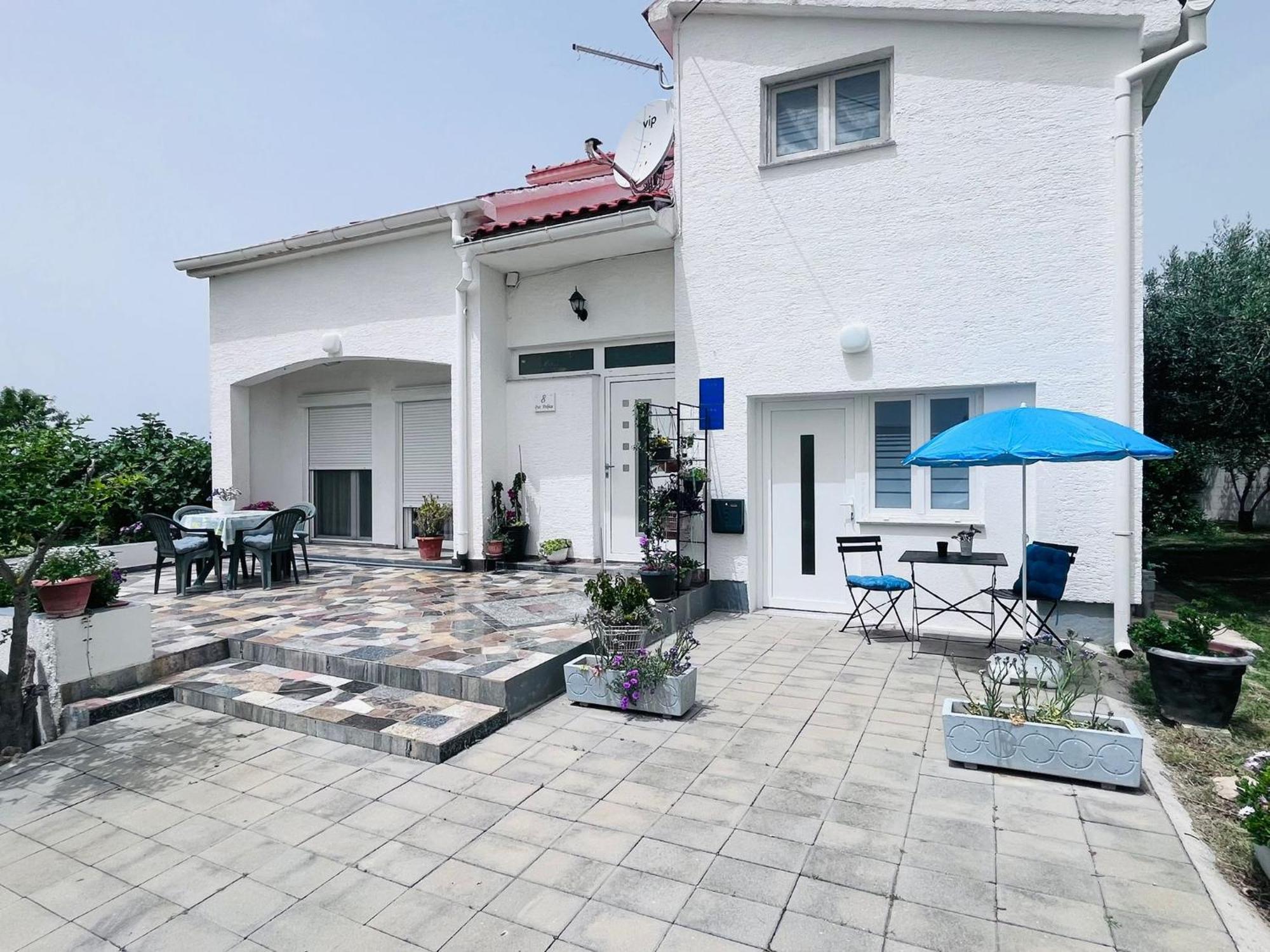 Apartment Maria With Big Garden - Ta Leut Agency